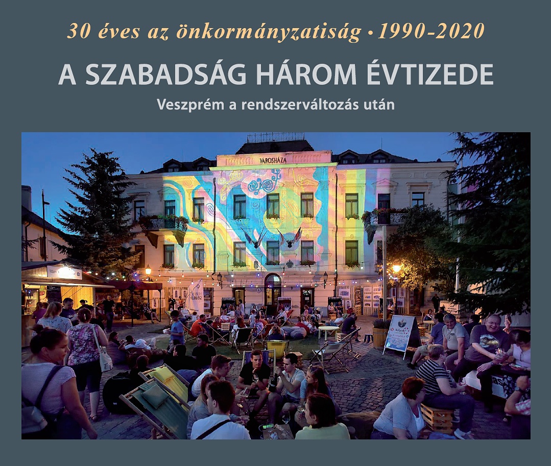 Letölthető pdf fájl az önkormányzatiság első 3 évtizedéről.