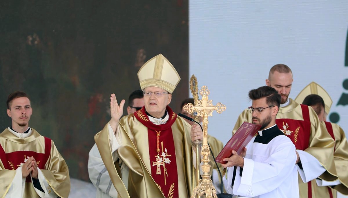 Erdő Péter bíboros a szertartáson.