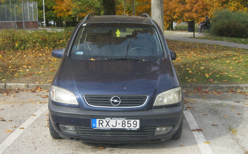 elszállított gépkocsi
