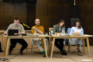 Szakértő csapat segíti a fórumot.