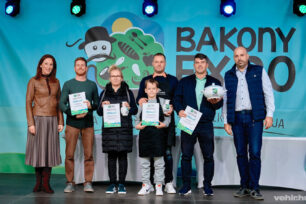 A díjátadó végén közös fotó készült a nyertesekről