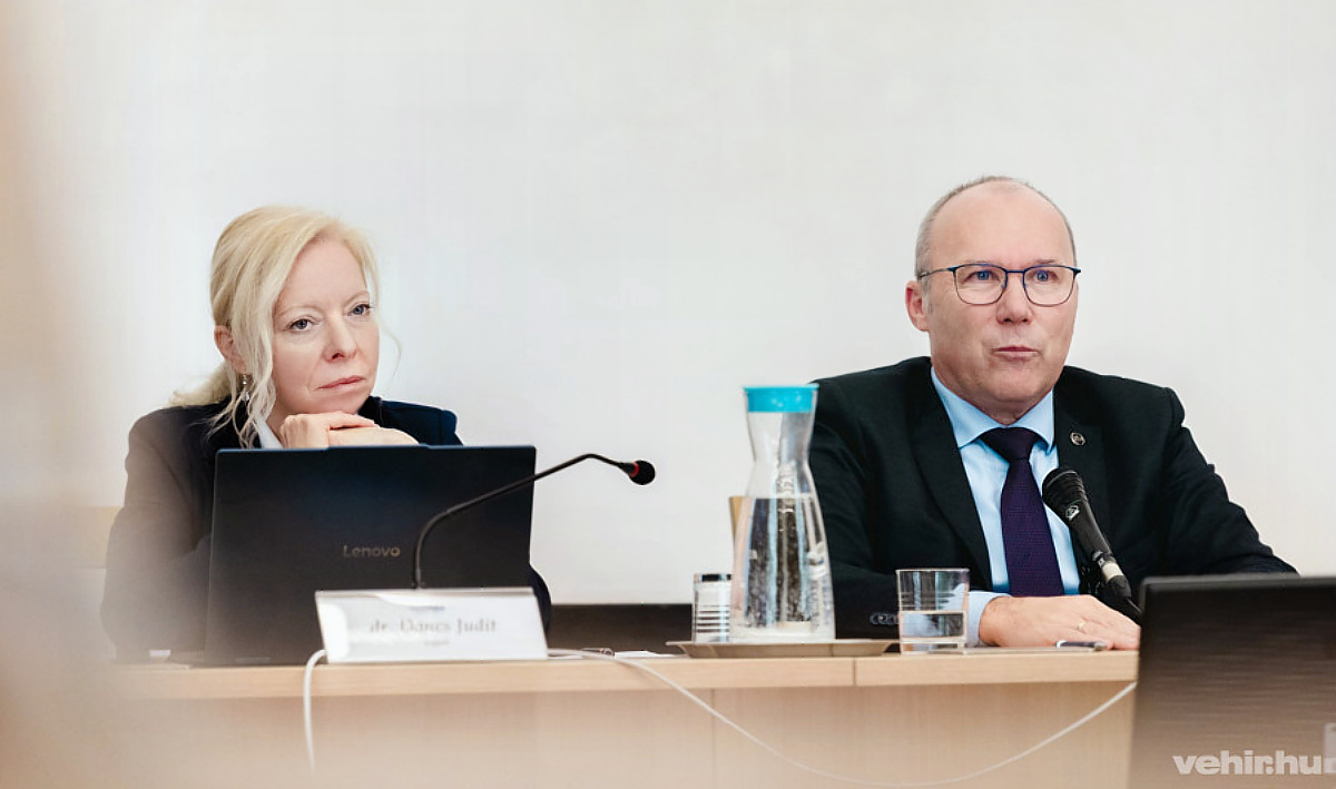 Dr. Dancs Judit jegyző és Porga Gyula polgármester