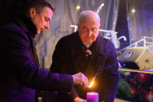 Ovádi Péter és Szabó János az adventi gyertyagyújtáson