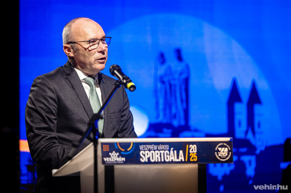 Ünnepi pillanatok a 2025. évi veszprémi Sportgáláról. Porga Gyula