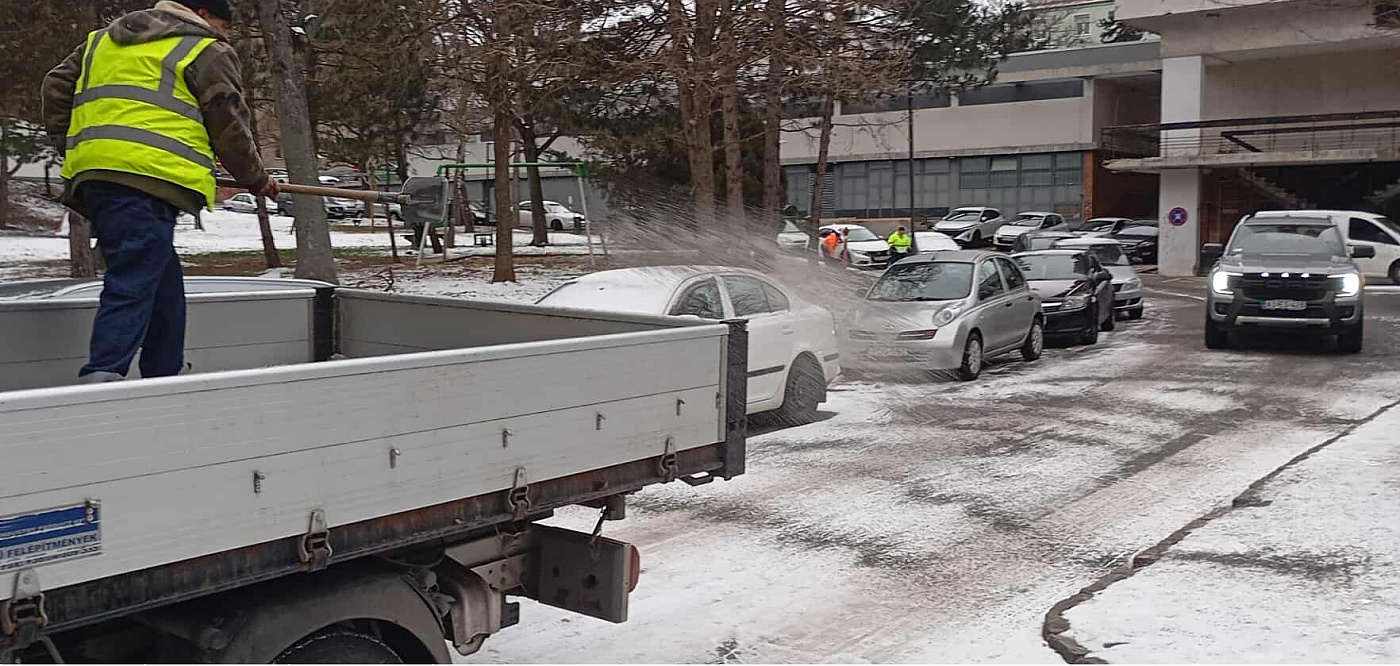 Csúszásmentesítés a jeges utakon