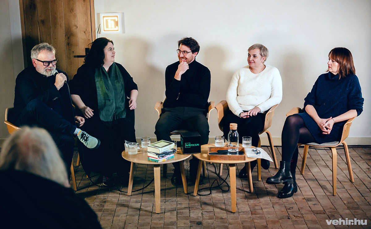 Sajtótájékoztató a Holtszezon irodalmi fesztiválról