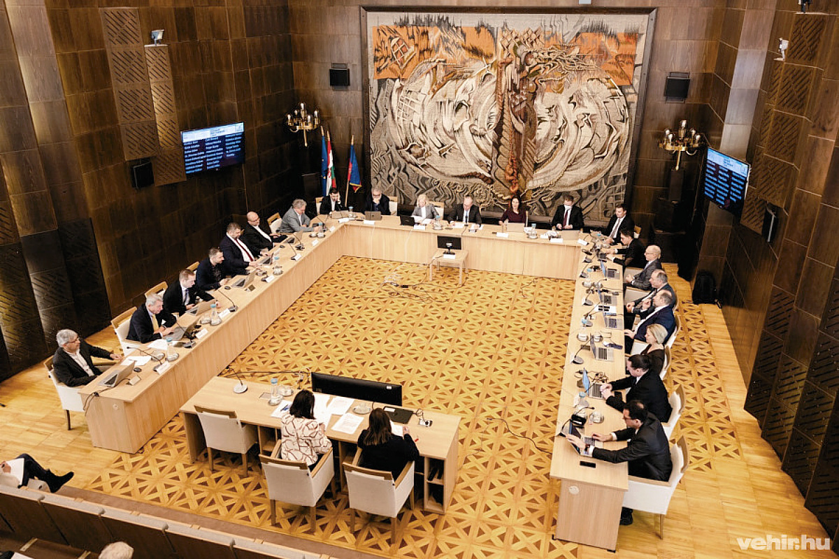 Közgyűlés a Kossuth-teremben