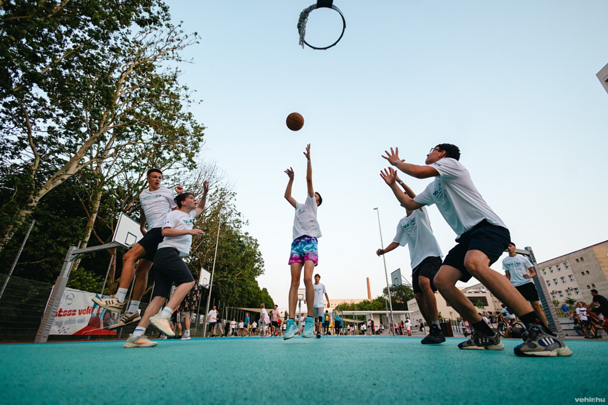 Kosárlabdázó fiúk