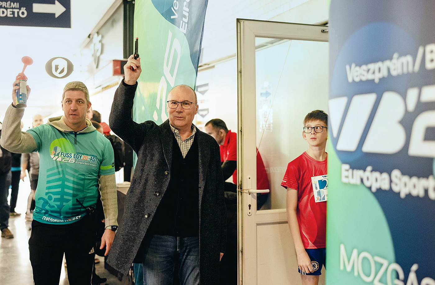 Porga Gyula és Rajki Tamás elindítják a versenyt.