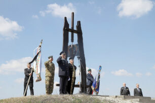 Tisztelgés a balesetet szenvedett hősök elmlékének