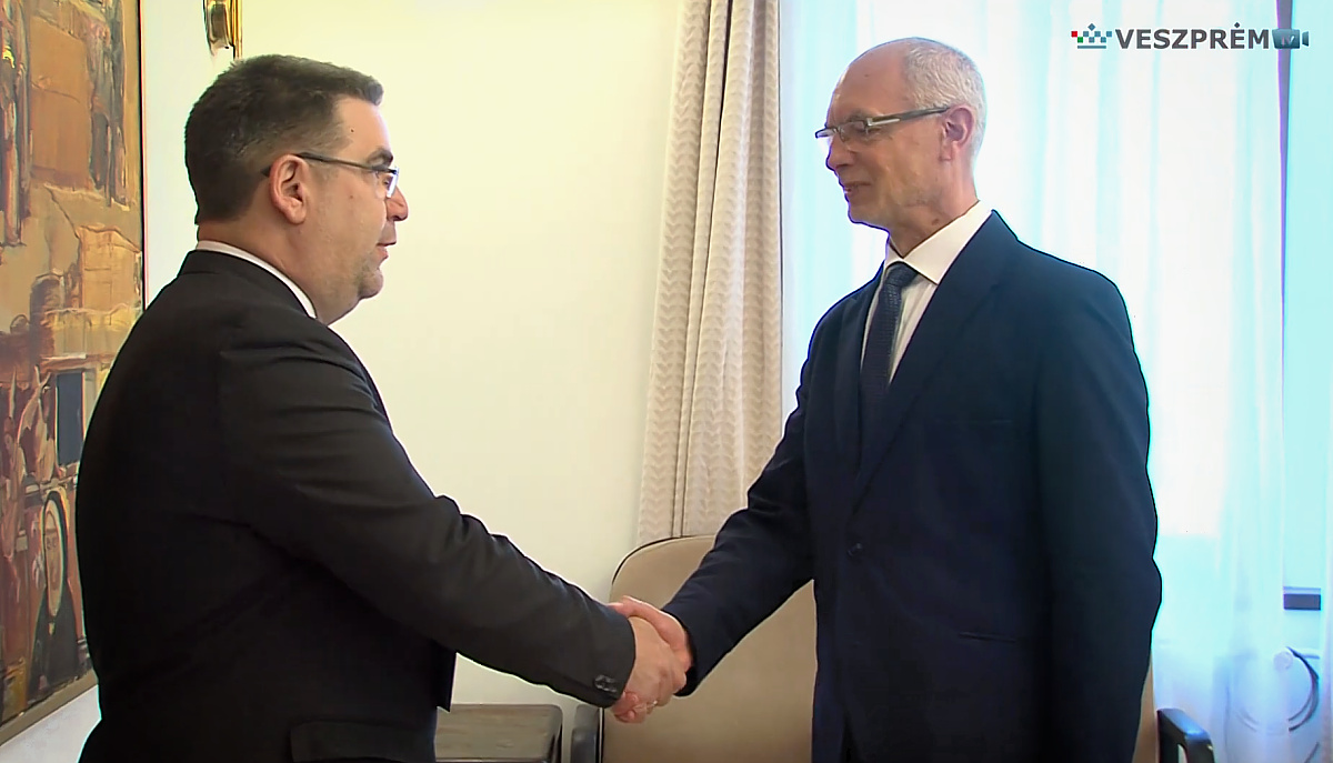 Gáspár Levente átvette megbízólevelét