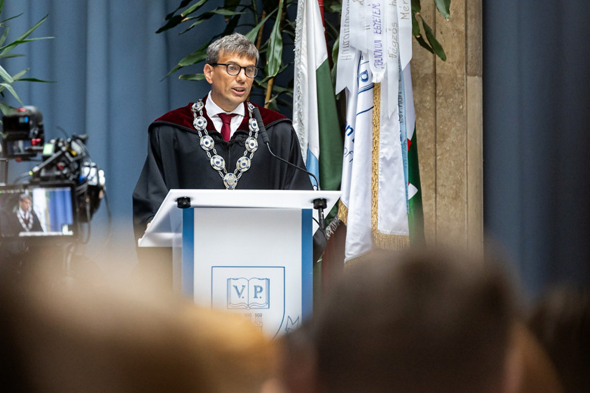 Dr. Abonyi János rektor