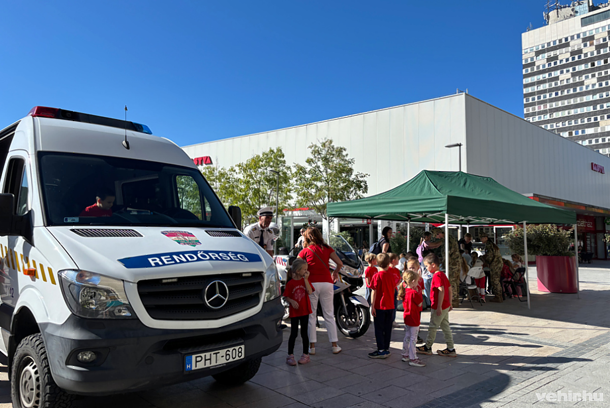 A Rendőrség járműbemutatója